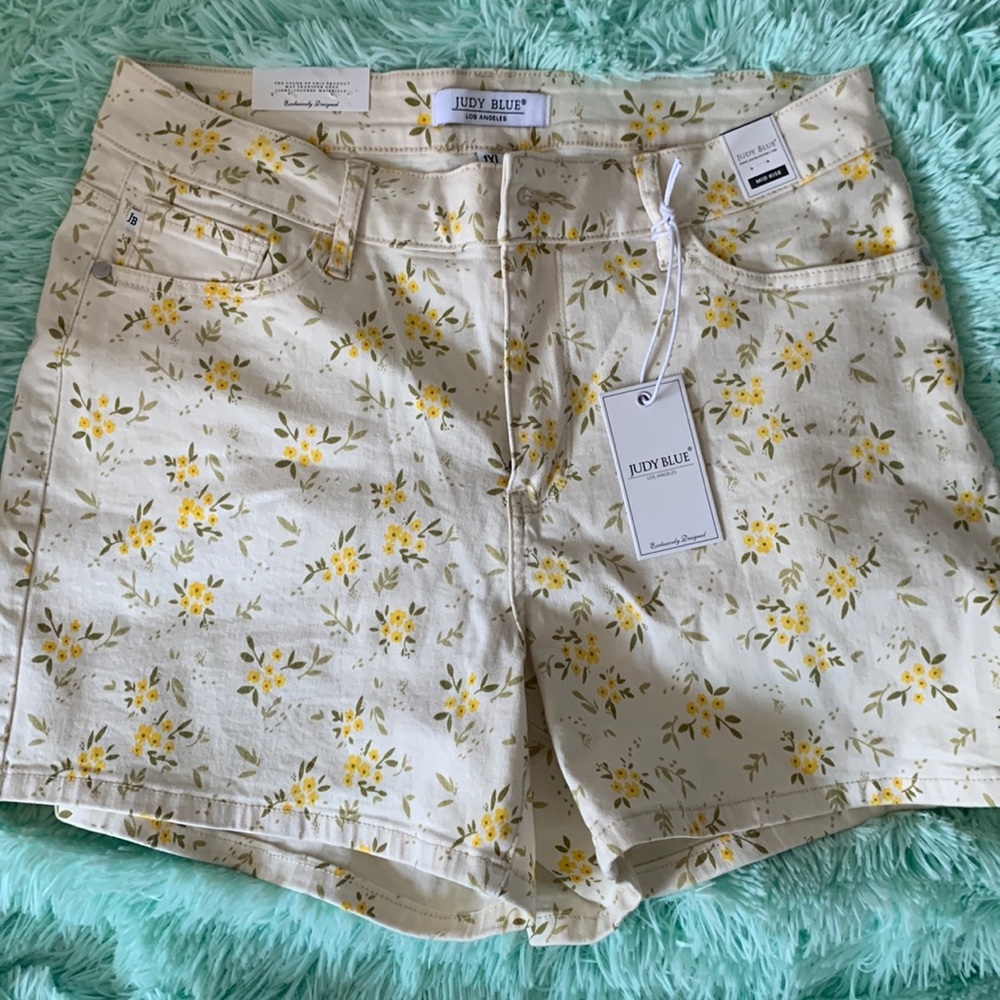 Brand New Judy Blue Shorts 🩳